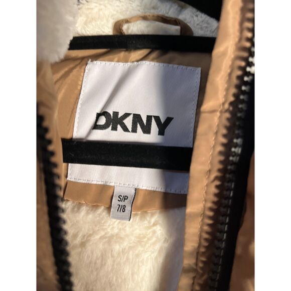 Girl's DKNY Carmel Brown Puffer Coat SZ 7/8P NEW - Picture 5 of 5